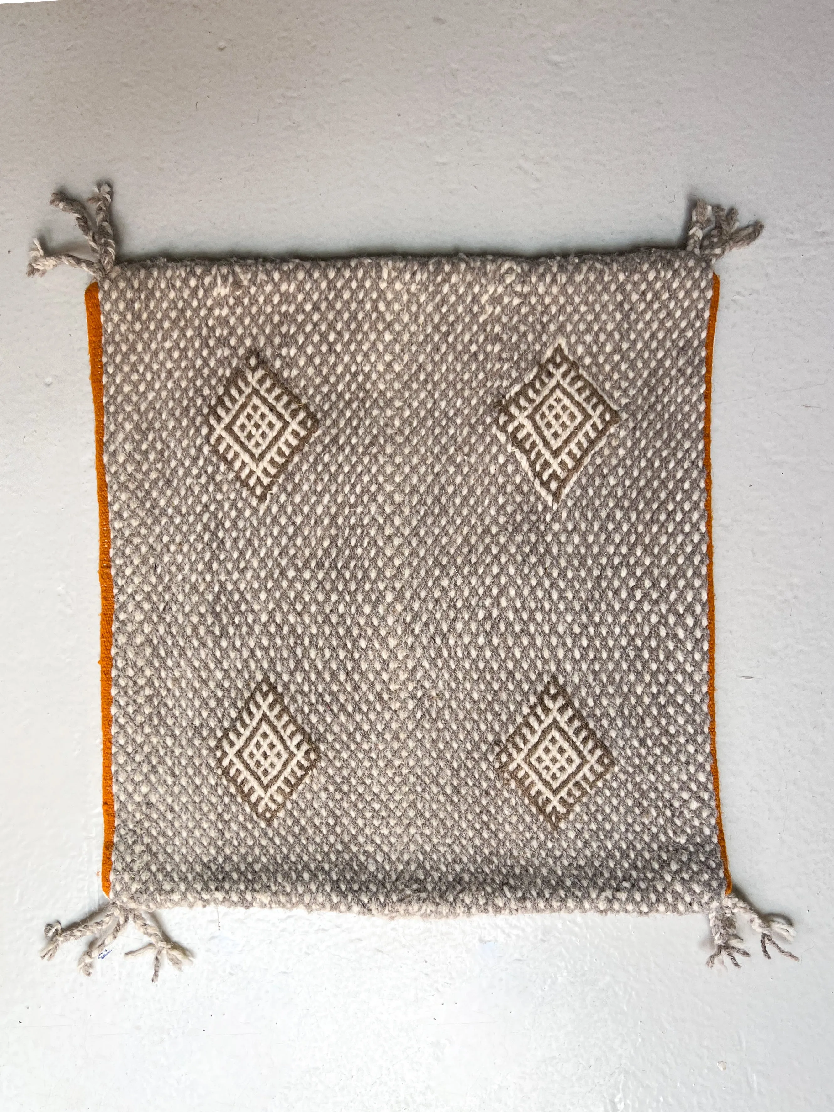 Anzal's Zanafi Pillow - Four Corner Diamond
