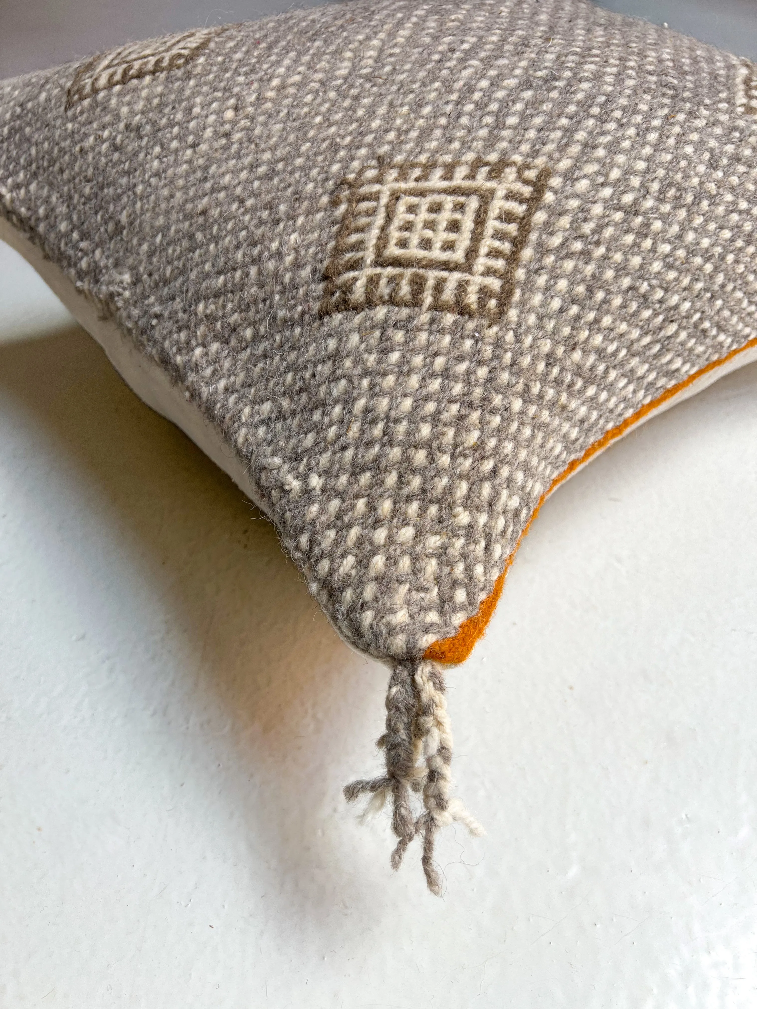 Anzal's Zanafi Pillow - Four Corner Diamond