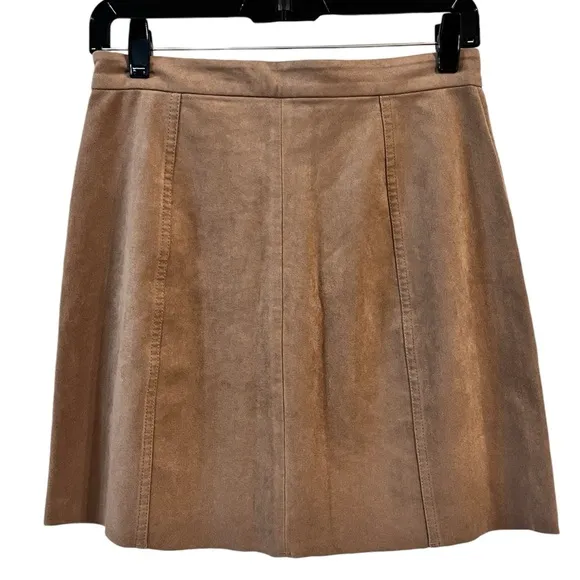 ✨ARITZIA x WILFRED FREE✨Centinela Faux Suede Button Mini Skirt