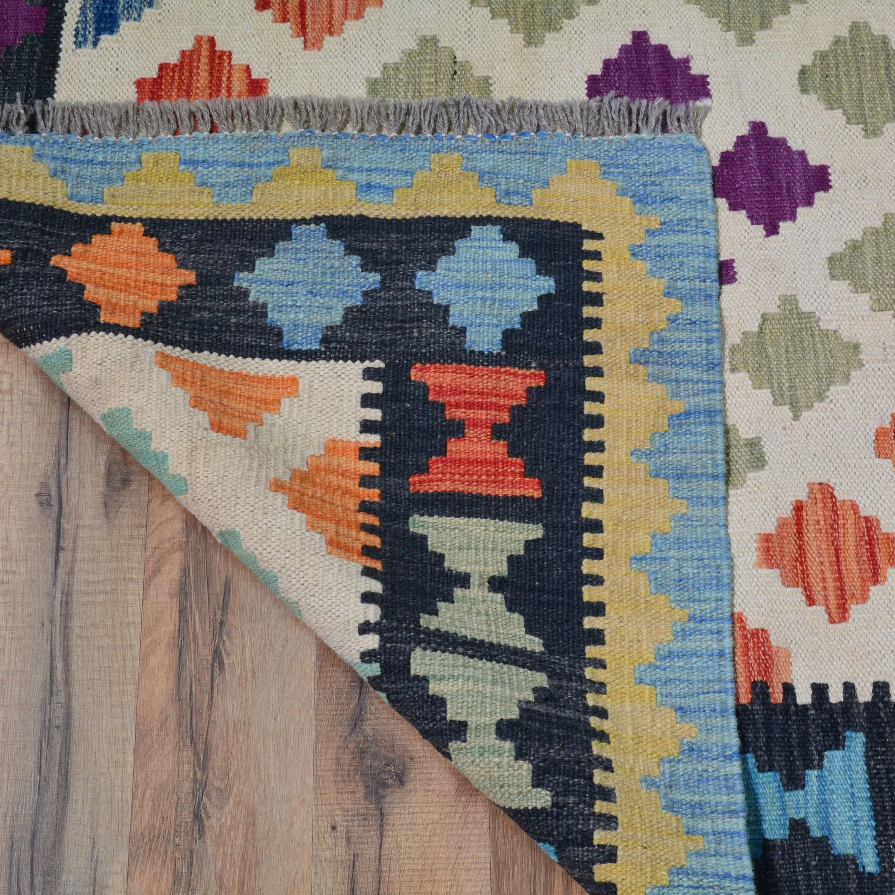 Hand-Woven Tribal Reversible Handmade Oriental Wool Kilim Rug (Size 5.10 X 7.9 ) Cwral-10188