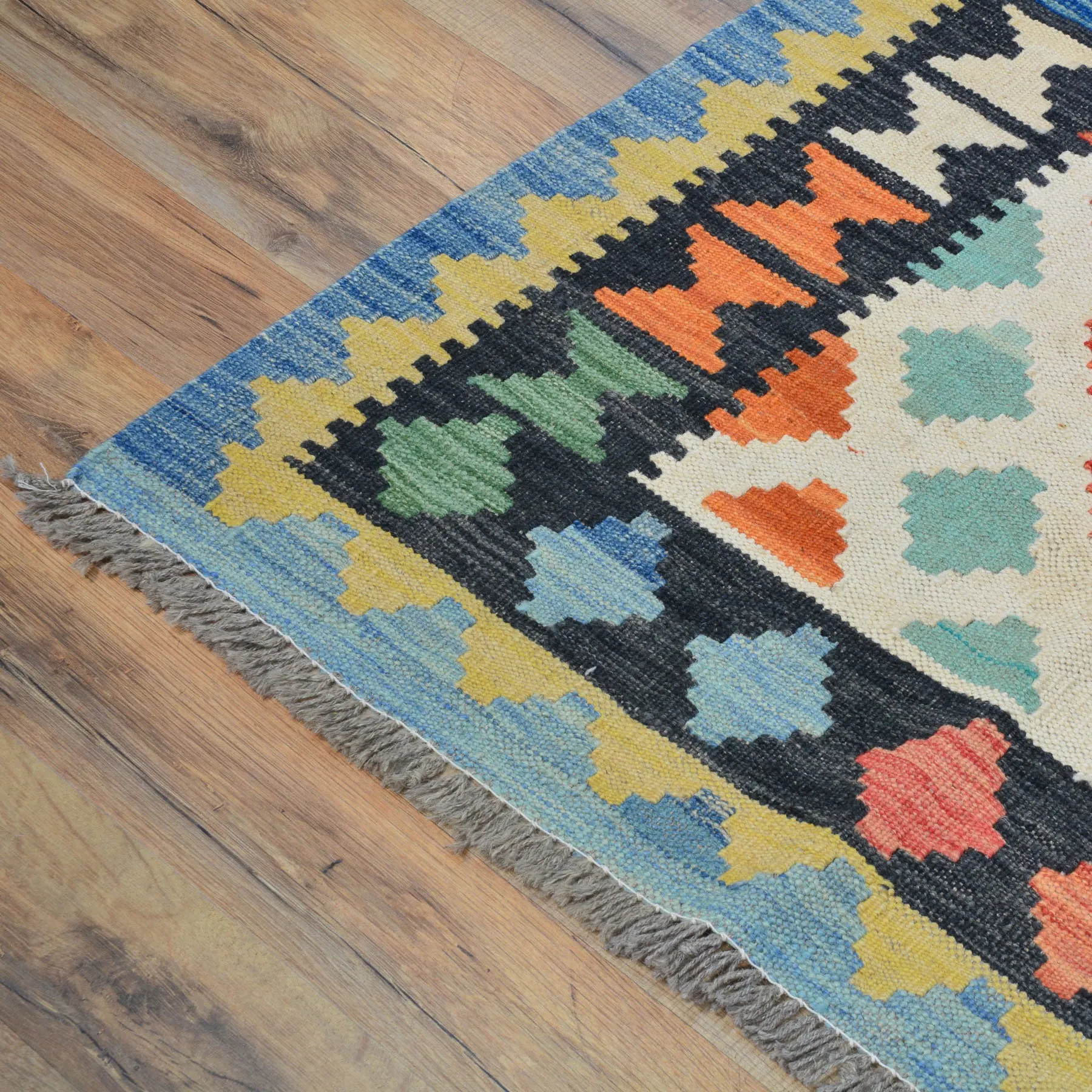 Hand-Woven Tribal Reversible Handmade Oriental Wool Kilim Rug (Size 5.10 X 7.9 ) Cwral-10188