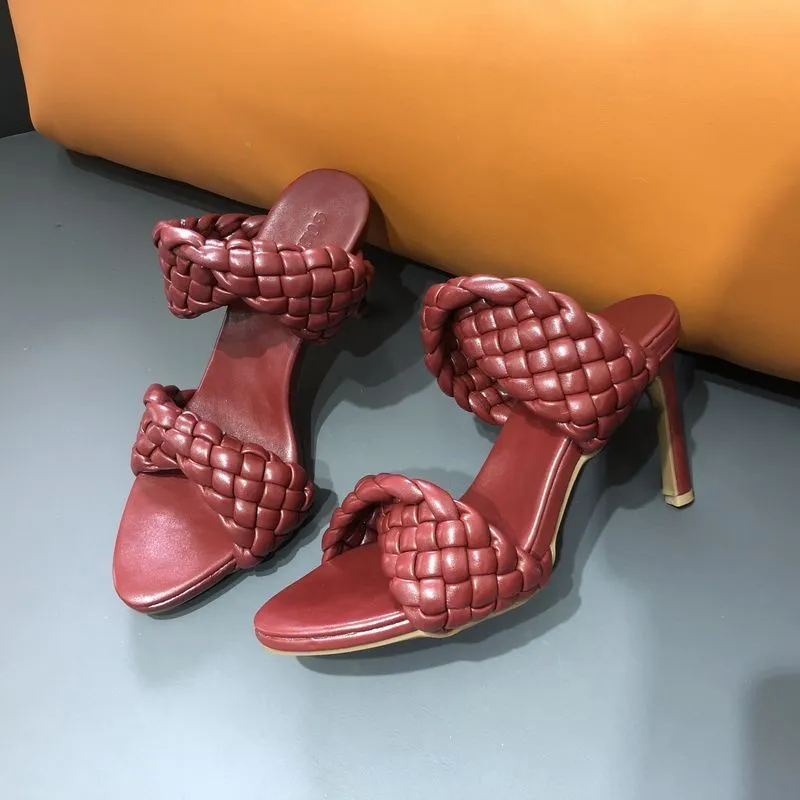 High heel woven slippers