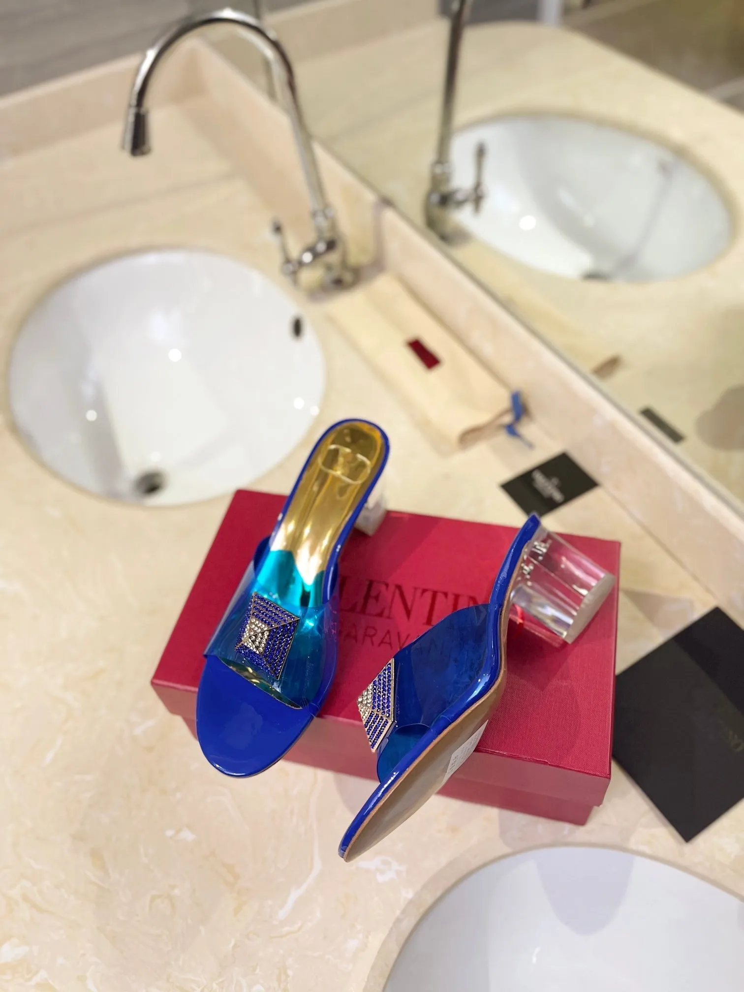 HIGH MULE 60MM IN COBALT BLUE SHEEPSKIN AND TRANSPARENT PVC