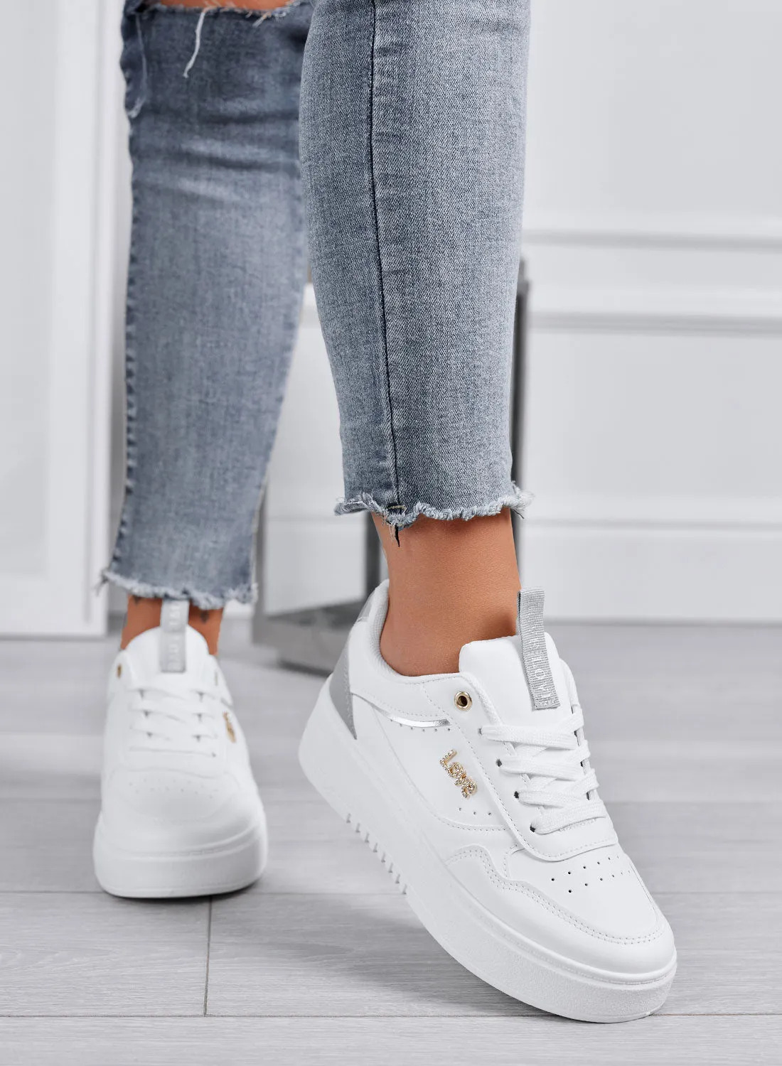 SHINE - Sneakers bianche con dettagli grigi e scritta Love