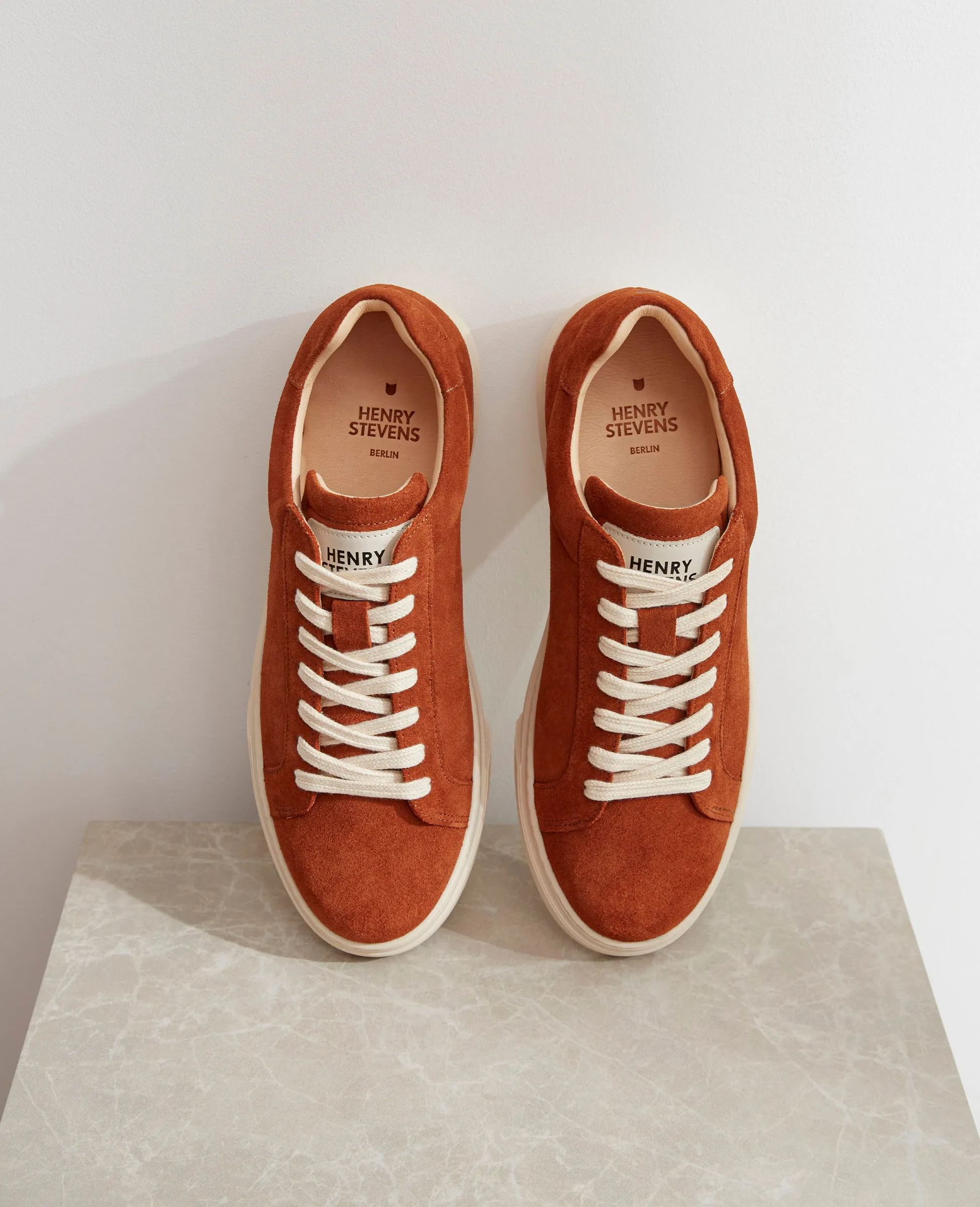 Travis S1 - Red brown