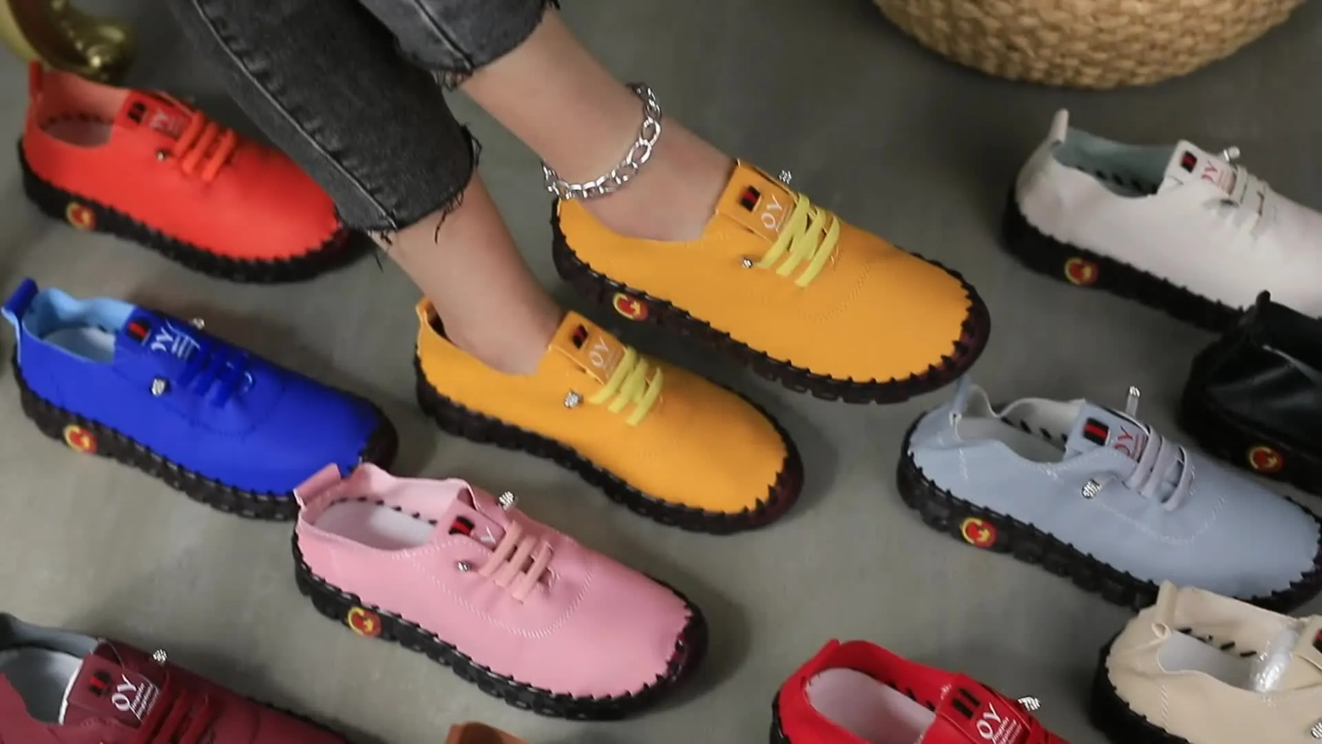 Vivian - Ultra-Flexible Casual Sneakers